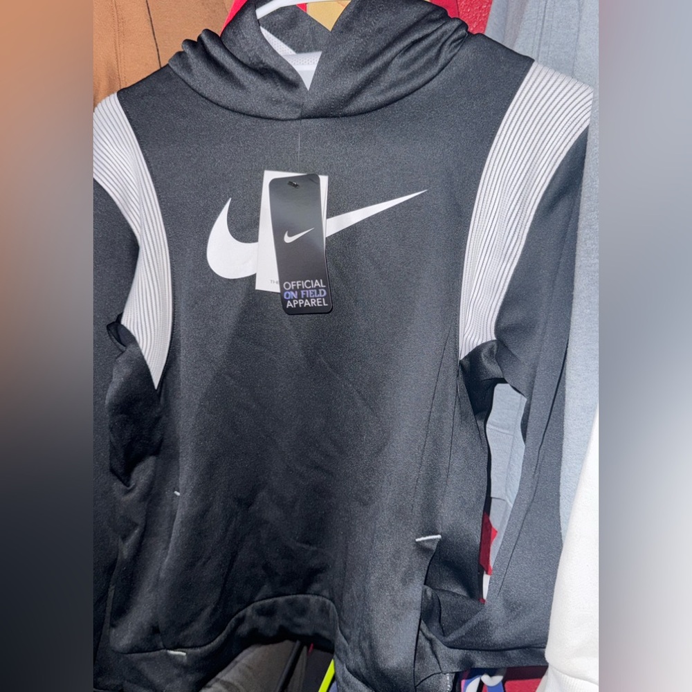 brand new Boys therma hoodie Large color black never used